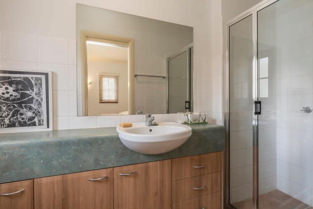3 Bdrm 2 Bthrm House Close To Canberra Cbd & Anu Extérieur photo